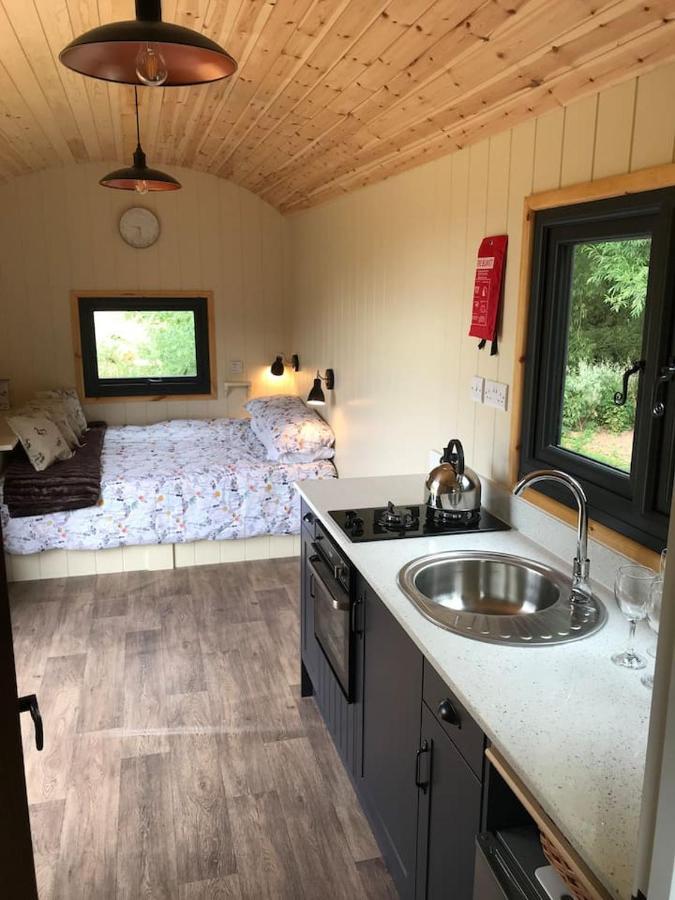 Sunset Shepherds Hut 汤顿 外观 照片